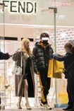 新カレ“FENDIおじさん”とFENDIで買い物デートを楽しんだ加藤紗里('21年1月)
