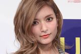 ローラ、35歳を迎えての“滝行”報告が「ホラー映画？」「恐怖で…