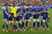 《W杯でゴミ拾い》日本人サポーターが海外で称賛も「褒められたいだけ」国内では“見せる善行”批判の理由