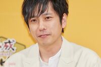 二宮和也、嵐メンバーからの出産祝いは「5万円のベビーチェアー」