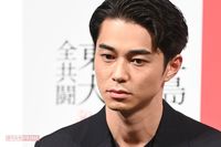 東出昌大  謝罪会見後に向かった先は「実家」、母も強いられていた“避難生活”