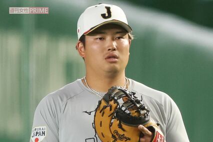 ホワイトソックス・村上宗隆、始球式で両親との3ショットを公開で「母ちゃんもデカい」6打点の活躍と心温まる“家族”との交流