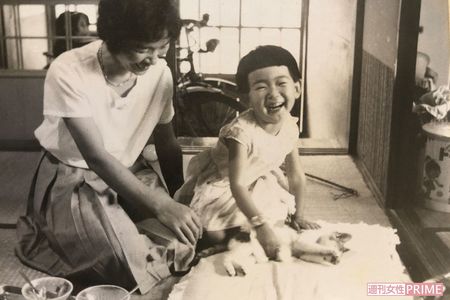 家では飼えない猫と友人宅で触れ合う幼少期