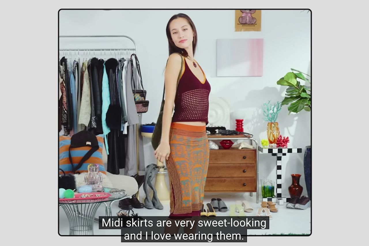 私服を披露する水原希子（VOGUEJAPAN公式YouTubeより）