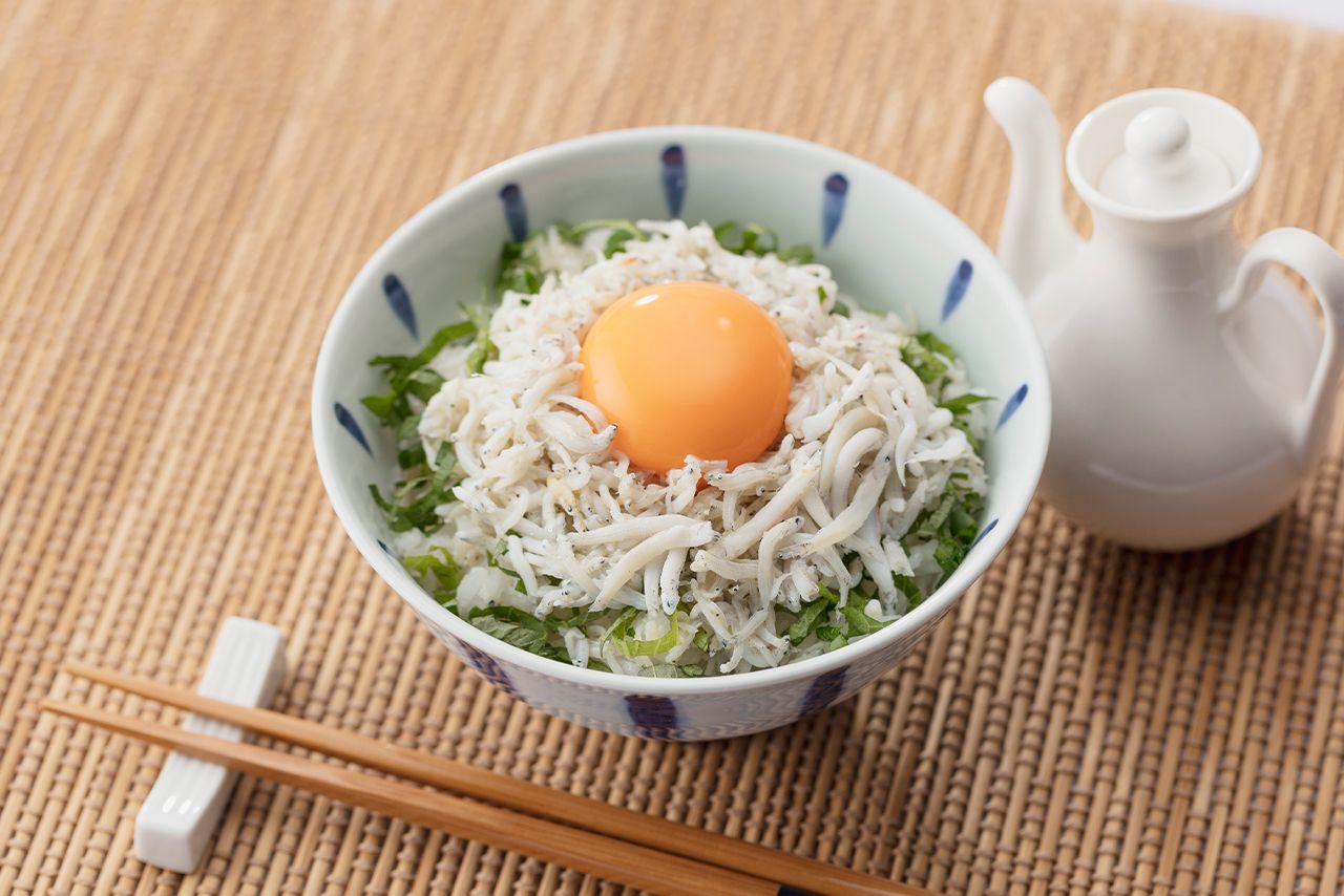 うまみが引き立つ釜揚げしらす丼も即、完成！