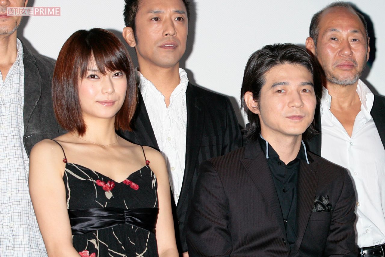 『Dr.コトー診療所』出演者の吉岡秀隆、柴咲コウら（2006年）