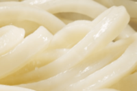 “吉野家の紅ショウガ論争”が「うどん店のネギ」に飛び火…はなまるうどんが明かす無料トッピングへの“意…