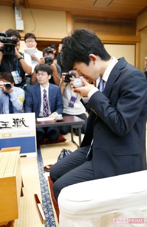 第30期竜王戦決勝トーナメント1回戦（'17年6月26日）　撮影／週刊女性写真班