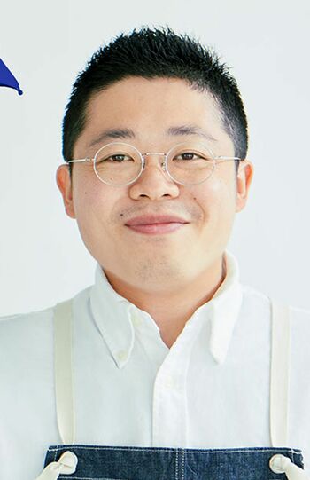 土屋博勇喜さん●傘ソムリエ。大手ホームセンター勤務時代、さまざまなメーカーの傘に触れたことがきっかけで世界初の「傘ソムリエ」に。傘の魅力をメディアで発信し、商品開発や監修も務める。