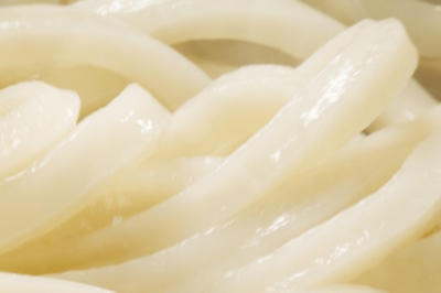 “吉野家の紅ショウガ論争”が「うどん店のネギ」に飛び火…はなまるうどんが明かす無料トッピングへの“意…