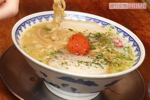 赤湯からみそラーメン（870円）真っ赤な“からみそ”がアクセント！