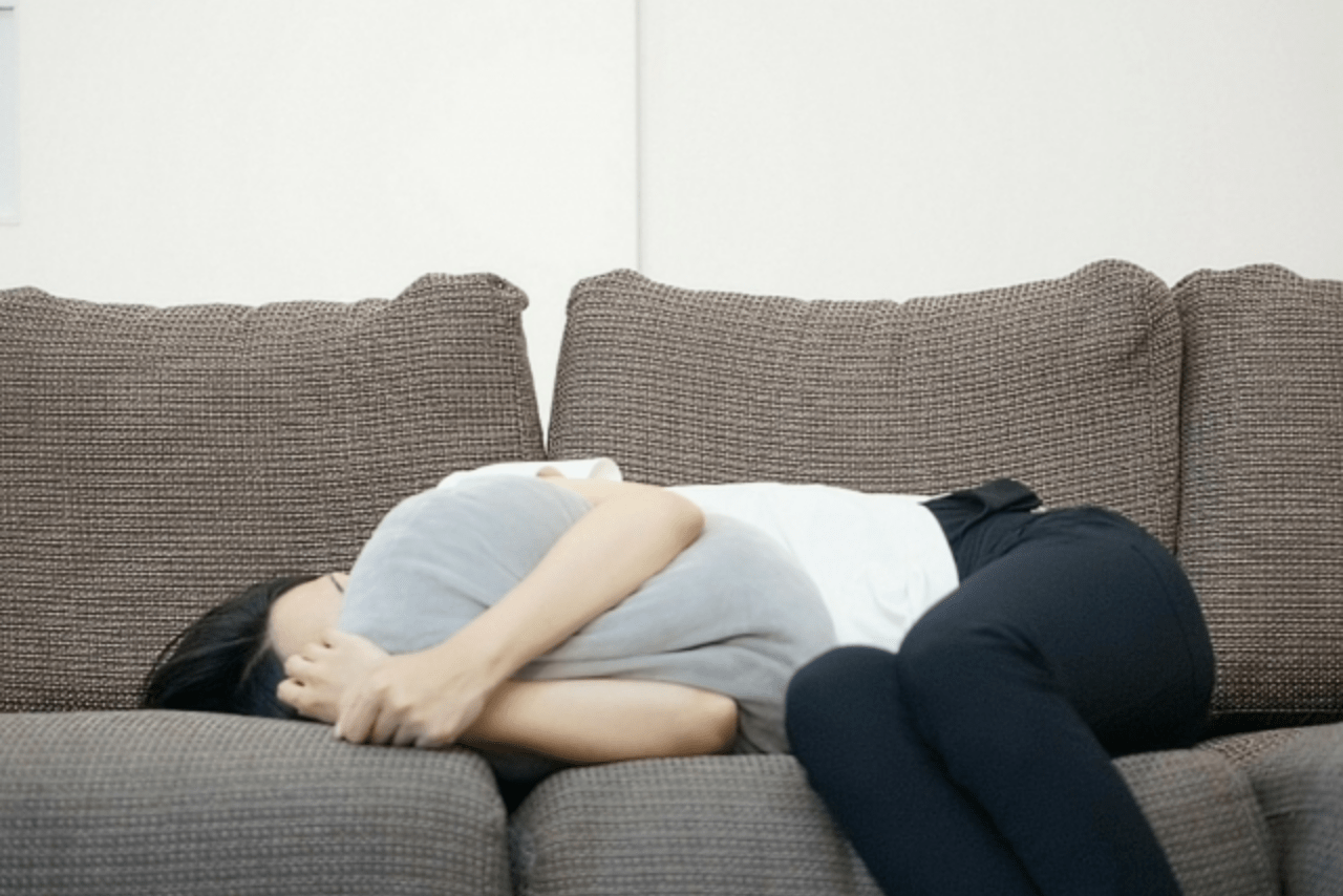 脳のダメージによる影響は自律神経や運動神経にも及び疲労状態に※写真はイメージです