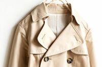 【知って楽しい雑学】トレンチコートの「トレンチ」の意味、銃弾から身を守るために掘った「溝」を意味する…