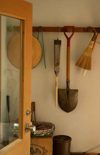 好きなものは「長く使いたい」と、手入れし整理整頓。八千草のていねいな暮らしぶりが伝わってくる