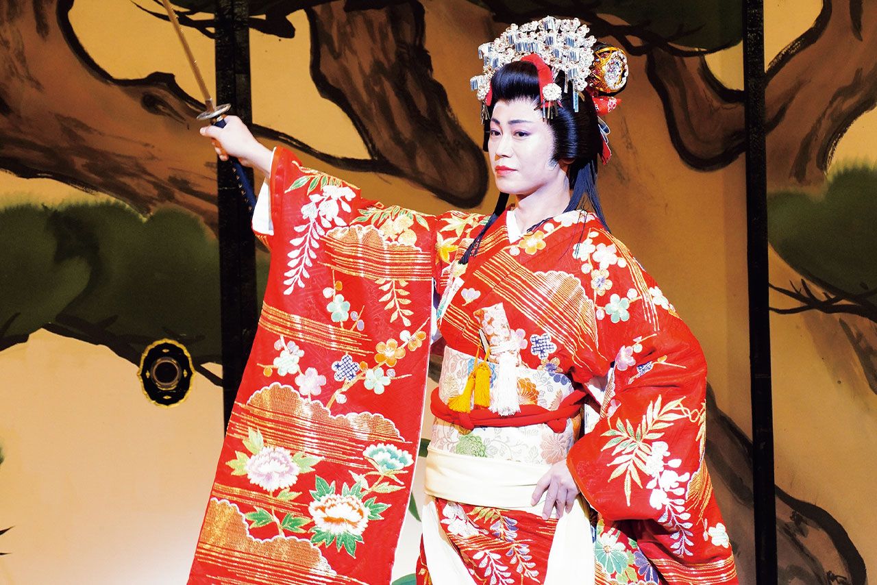 氷川きよし　　写真提供／明治座　撮影／岩村美佳