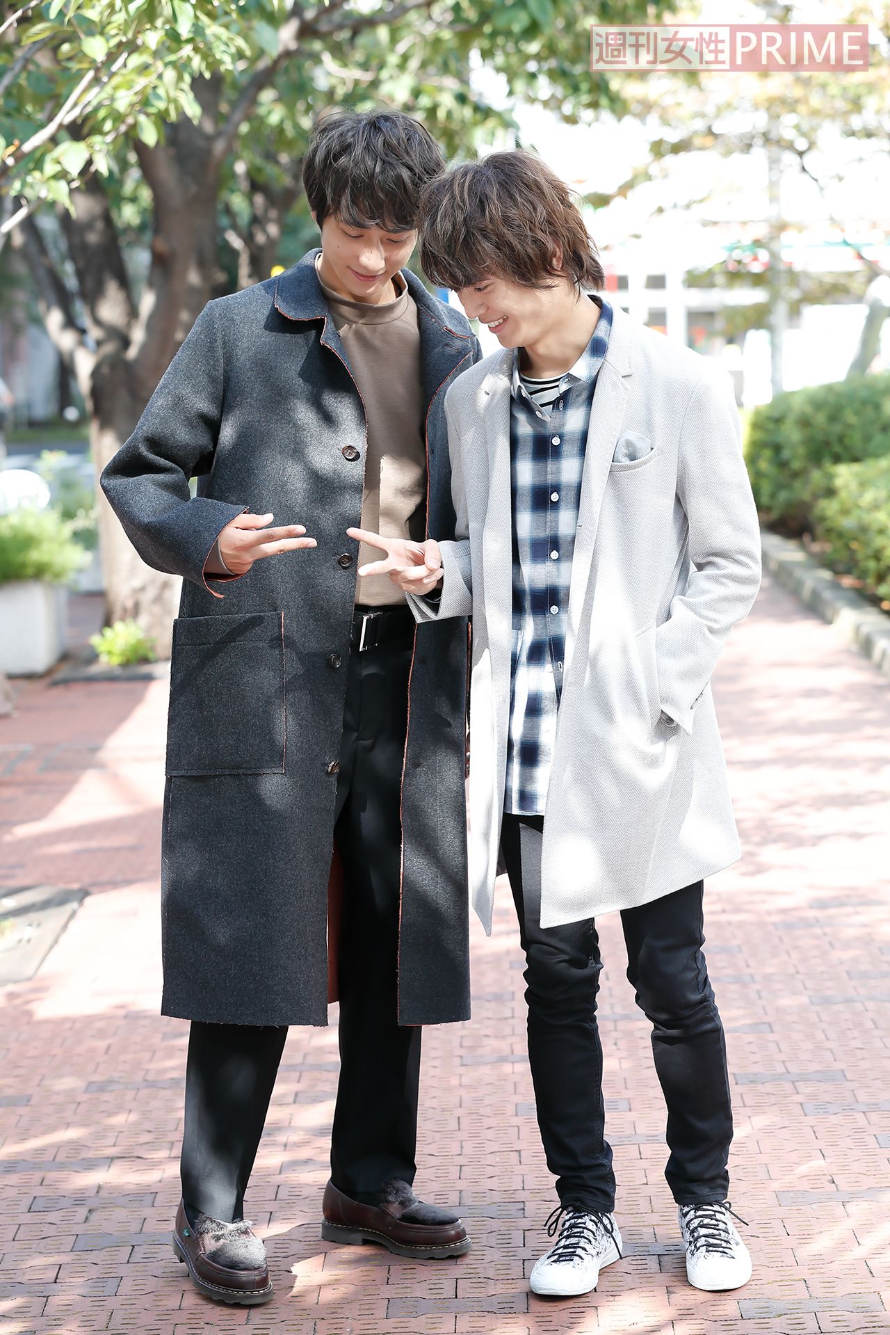 小関裕太(左)、溝口琢矢(右)　撮影／吉岡竜紀