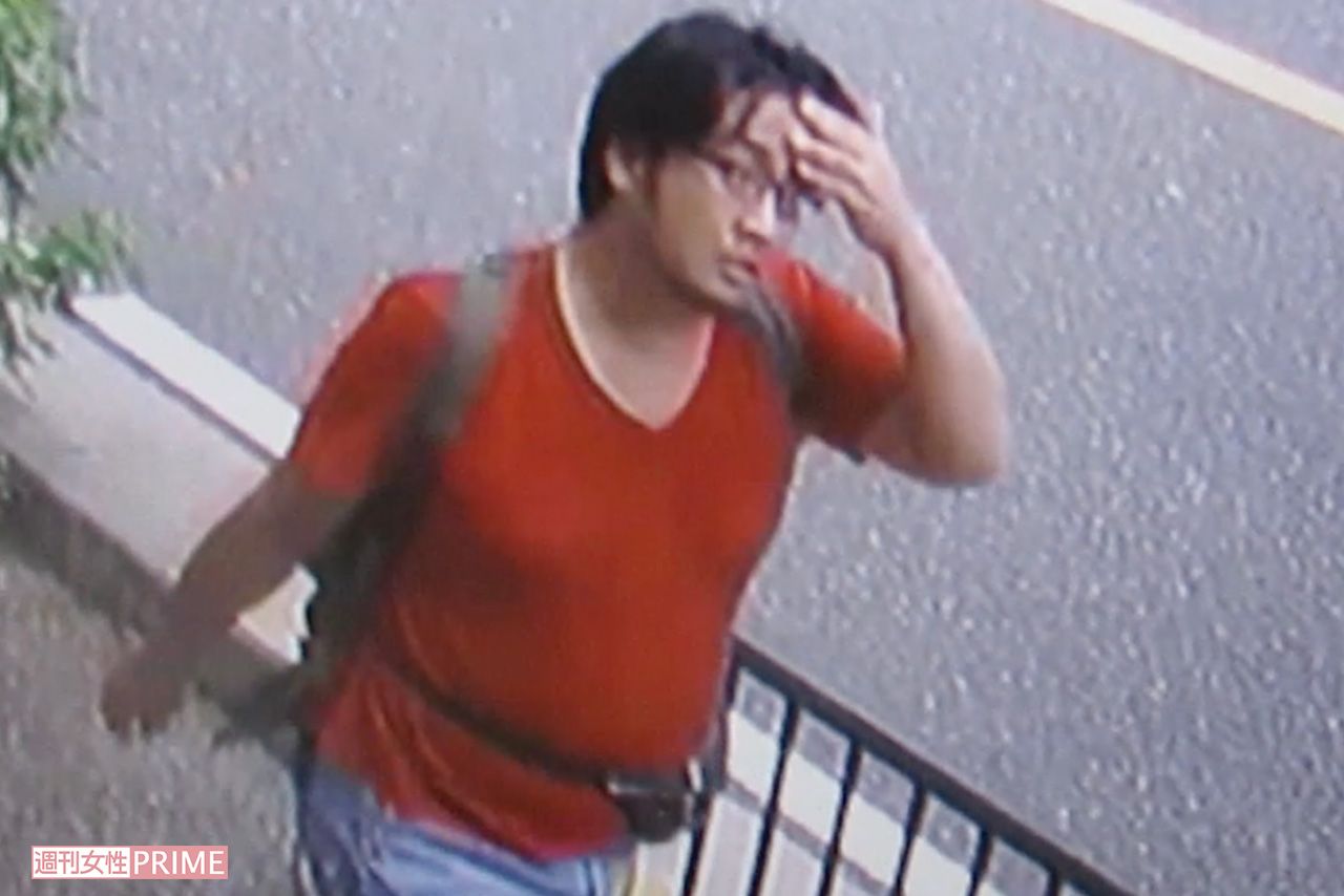 JR宇治駅近辺で防犯カメラに映った青葉容疑者とみられる男（松浩不動産提供）