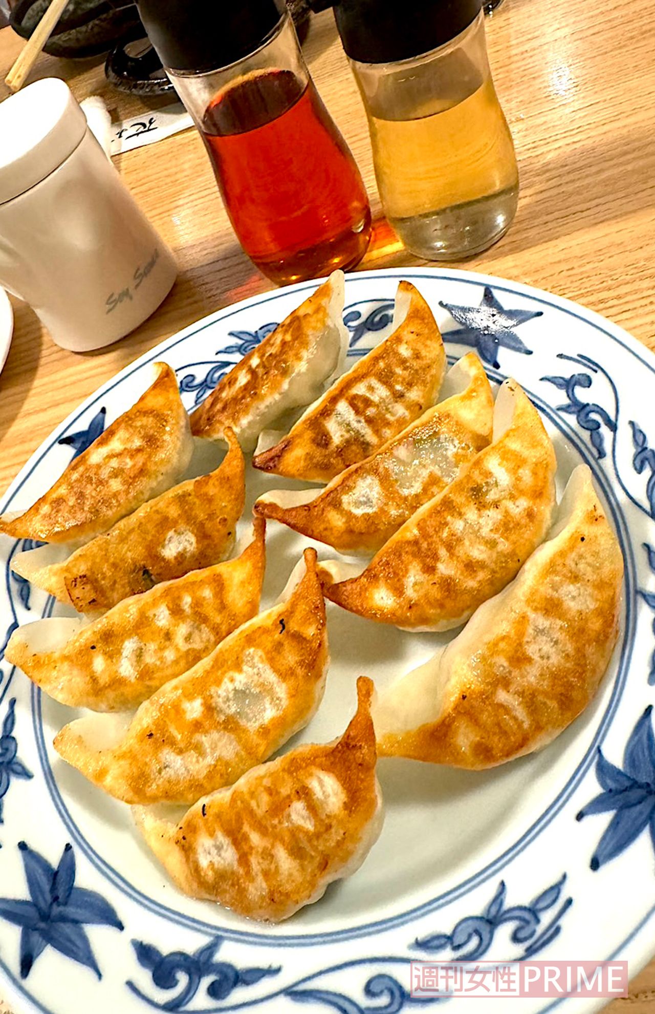 一個一個がとても大きい宇都宮餃子。加トちゃんも大きな口でほおばってました　撮影／加藤綾菜