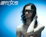 栗原類“安心してください” 細マッチョなヌードを披露