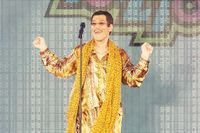 ピコ太郎フィーバーで思い出す、時代を彩ったあの芸人アーティストたち