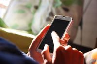 神奈川発・GPS機能で女性の居場所を把握、携帯25台と下着240点をゲットした男の素性