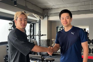 吉村洋文大阪府知事と「筋トレ」対談した朝倉未来（9月4日公開の本人YouTubeより）