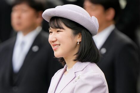 《りくりゅうも園遊会に》愛子さま、淡いラベンダーの装いに「モダンな帽子」で新境地「春のプリンセス」の気品に絶賛の声