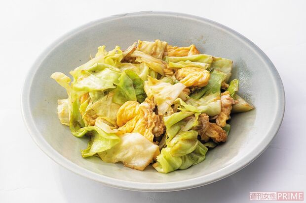 キャベツと卵のオイスターソース炒め（撮影／廣瀬靖士）