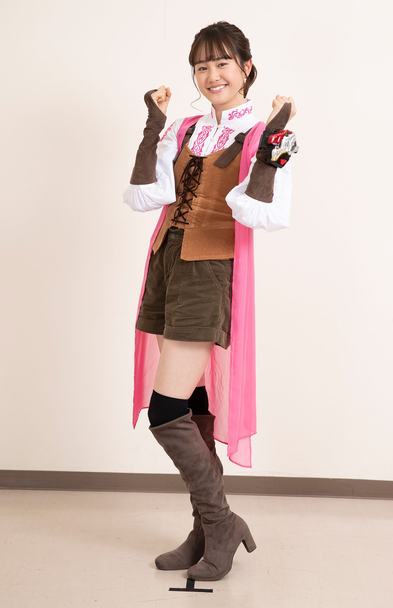 リュウソウピンク／アスナ役　尾碕真花