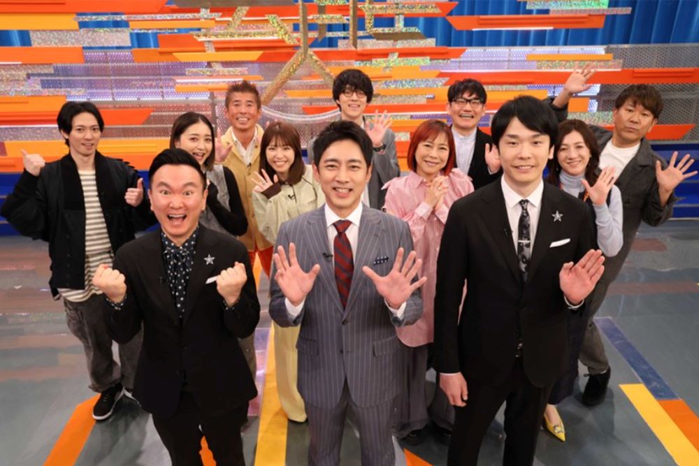 「セットが簡素で安っぽくない?」と指摘された『小泉孝太郎&かまいたちの芸能人テスト』（フジテレビ公式ホームページより）