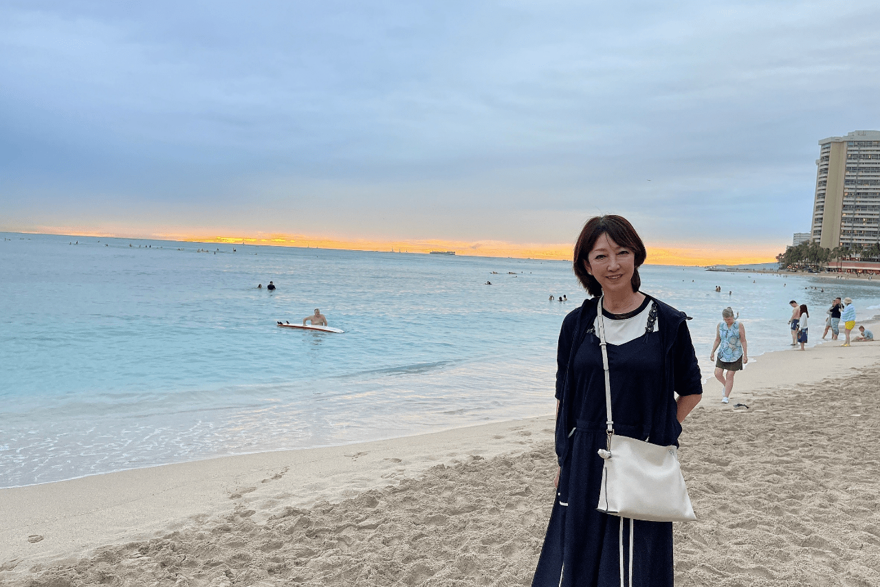 友人たちとの旅行を楽しむ春やすこさん（写真／本人提供）