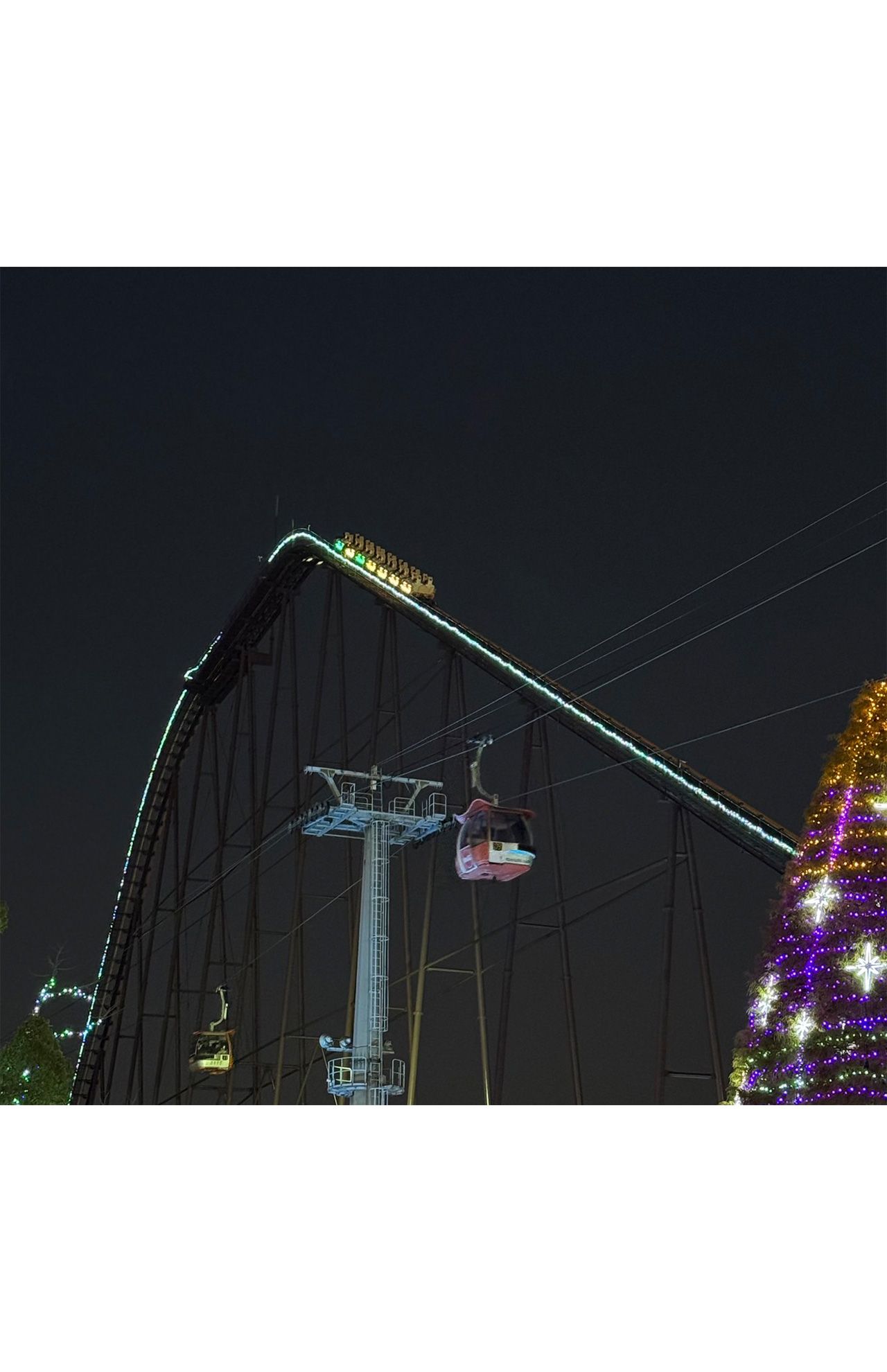 高さ約50メートルの地点で緊急停止した『バンデット』（SNS上で拡散された動画より）