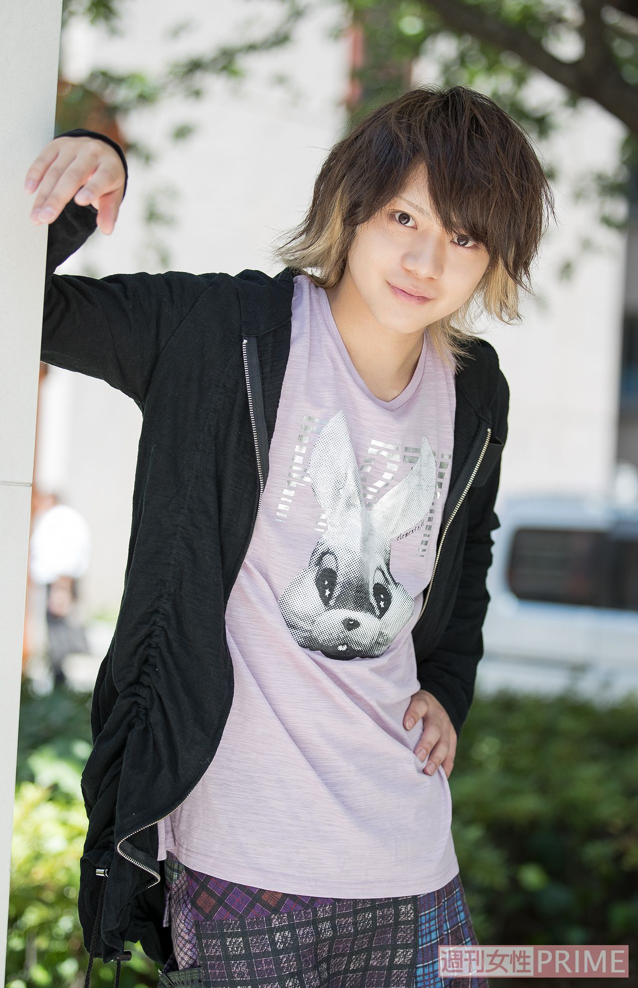 佐藤流司　撮影／伊藤和幸　スタイリスト／浜元理恵　衣装協力／elements,H（トップス2点）