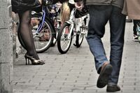 《東京・江戸川》バッグの中身当てゲームで女子大生に陰部を握らせた男が模倣した“AV作品”