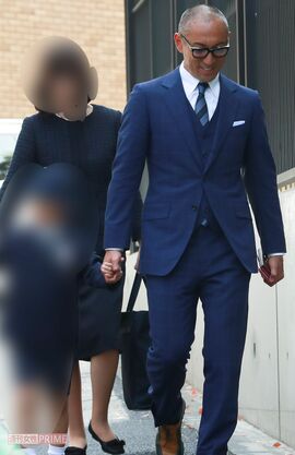 '19年4月、都内の有名私立小学校の入学式にやってきた市川海老蔵と勸玄くん