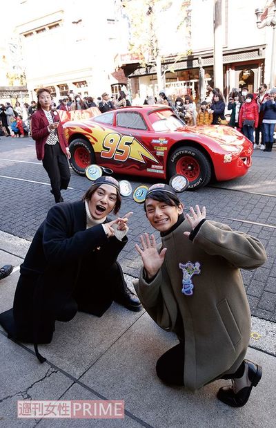 真っ赤なボディに、トレードマークの稲妻がまぶしい！　撮影／伊藤和幸　(c)DISNEY/PIXAR