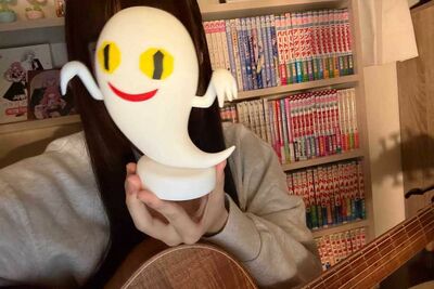 覆面JKシンガーtuki.「キスしました」赤裸々恋愛トークで「黒歴史量産しててイタい」止まぬ暴走にドン引き