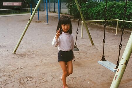 運動が好きで得意だった幼少期。紺野さんの両親もまさか5歳で卵巣の病気とは思っていなかったという　写真提供／紺野ぶるま