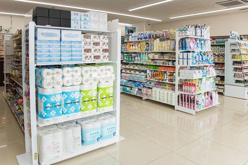 新型店舗はスーパー化が顕著。うまくファミリー層を取り込めるか……（セブン-イレブン）