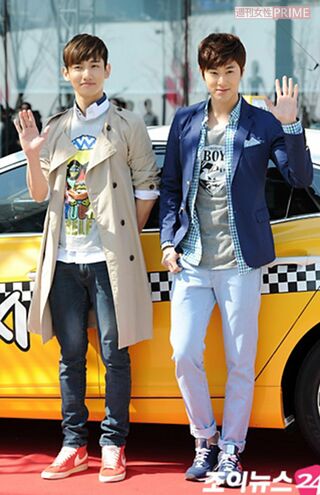 東方神起　タクシー　記者会見