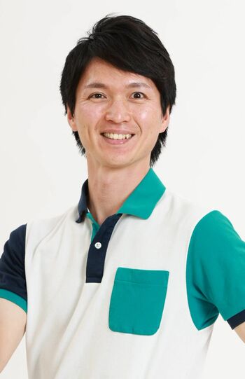 荻野秀一郎さん●作業療法士として病院勤務を経た後、東京都大田区で高齢者向けパーソナルトレーニング教室開業。その後始めたYouTube「フラミンゴの介護予防チャンネル」は登録者数21万人超え。※画像をクリックするとYouTubeにジャンプします。