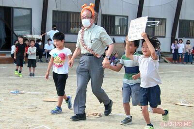 秋祭りで恥ずかしい格好をさせられたが、楽しそうな堀さん