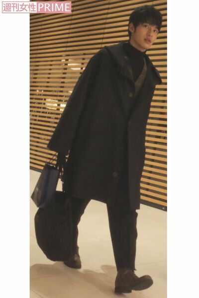 『中学聖日記』打ち上げ。マネージャーがピッタリ寄り添っていた未成年の岡田健史