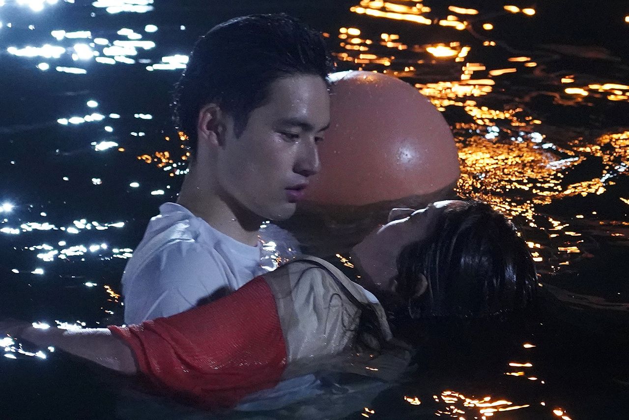 『真夏のシンデレラ』毎週月曜夜9時〜（フジテレビ系）放送中 【出演】森七菜、間宮祥太朗、神尾楓珠、吉川愛、萩原利久、白濱亜嵐、仁村紗和、水上恒司 ほか