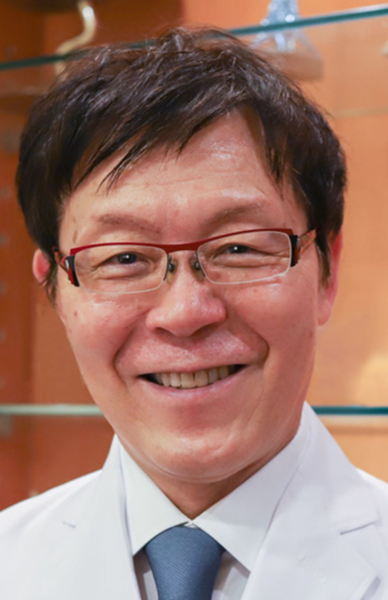 牧田善二医師●AGE牧田クリニック院長。糖尿病、生活習慣病、肥満治療の専門医で延べ2万人以上の患者を診ている。著書に『医者が教える食事術　最強の教科書』（ダイヤモンド社）など。