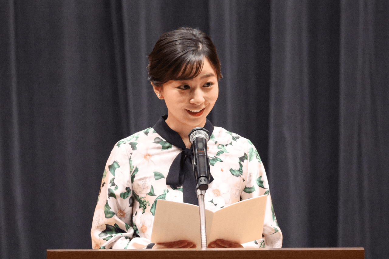 「第35回森と花の祭典―『みどりの感謝祭』」でおことばを述べられる佳子さま（2026年5月9日）