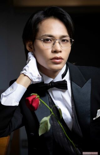 上田竜也　撮影/齋藤周造 ヘアメイク/大宝みゆき スタイリスト/髙木阿友子 衣装協力/ノービアノービオ