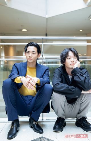 竜星涼（左）と 犬飼貴丈（右）　 撮影／吉岡竜紀