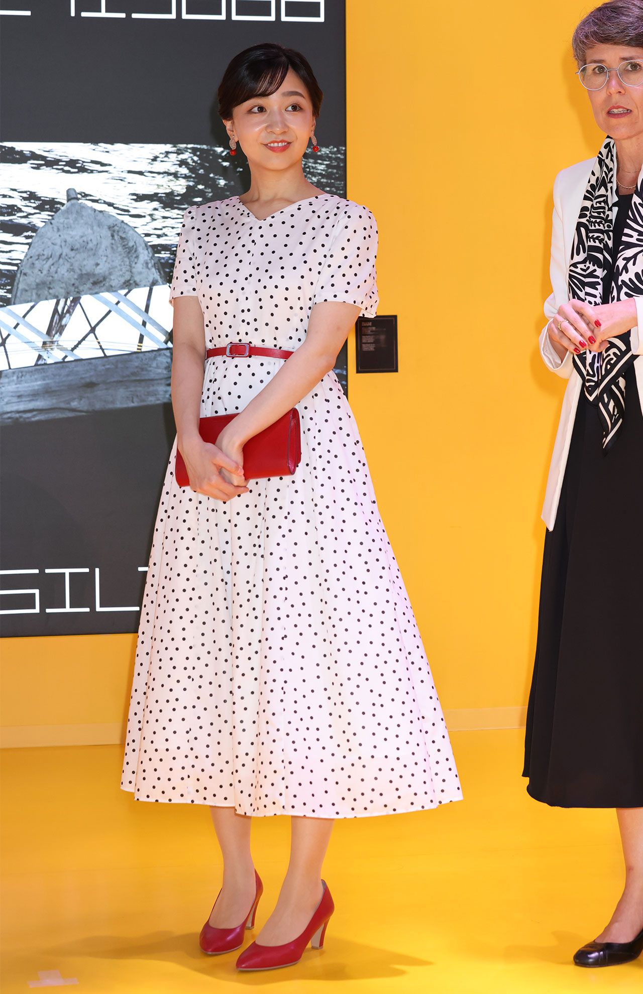 ワンピース1枚で公務に臨まれる機会が増えてきている。ドッドのワンピース何着かお持ちになっているようだ