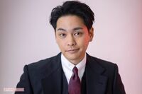 柳楽優弥、主演ドラマ『ガンニバル』の現場は「テーマパークに行って帰ってくるみたいな撮影でした」